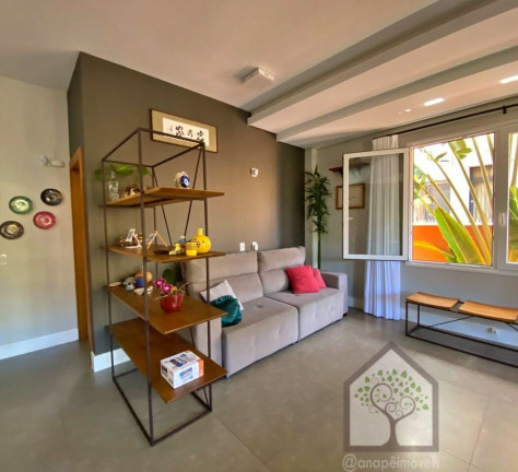 Imagem Casa com 3 Quartos à Venda, 210 m² em Itacorubi - Florianópolis Imagem Casa com 3 Quartos à Venda, 210 m² em Itacorubi - Florianópolis