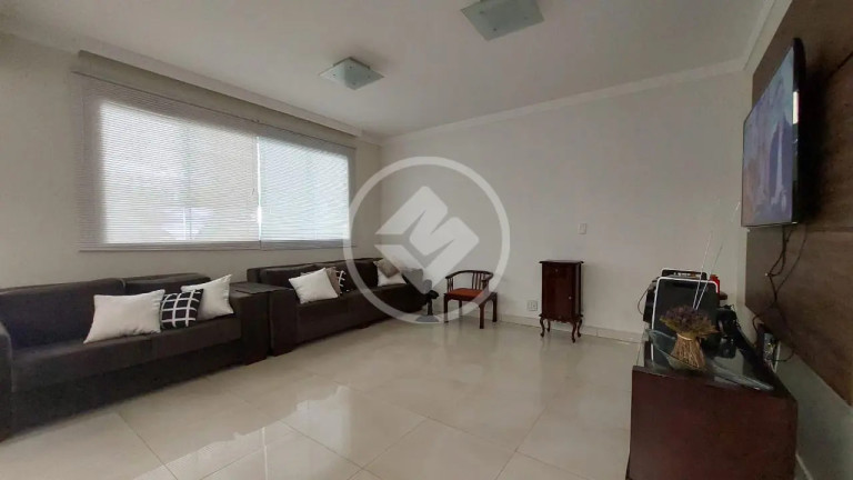Imagem Casa com 4 Quartos à Venda, 211 m² em Jardim América - Goiânia Imagem Casa com 4 Quartos à Venda, 211 m² em Jardim América - Goiânia