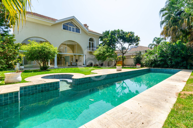 Casa de Condomínio com 5 Quartos para Alugar, 832 m² em Tamboré - Santana De Parnaíba