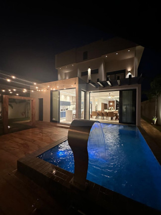 Imagem Imóvel com 4 Quartos à Venda, 347 m²