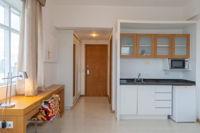 Imagem Apartamento com 1 Quarto para Alugar, 31 m² em Centro - Curitiba Imagem Apartamento com 1 Quarto para Alugar, 31 m² em Centro - Curitiba