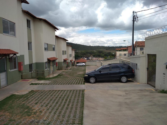 Imagem Casa com 2 Quartos à Venda, 60 m² em Cabral - Contagem
