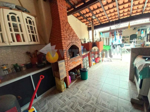 Imagem Casa com 3 Quartos à Venda, 165 m²