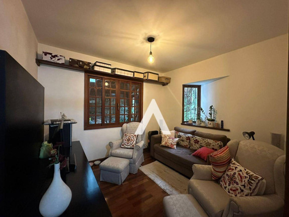Imagem Casa com 4 Quartos à Venda, 177 m² em Granja Guarani - Teresópolis