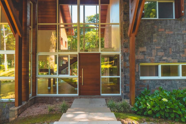 Imagem Casa com 3 Quartos à Venda, 385 m² em Centro - Gramado