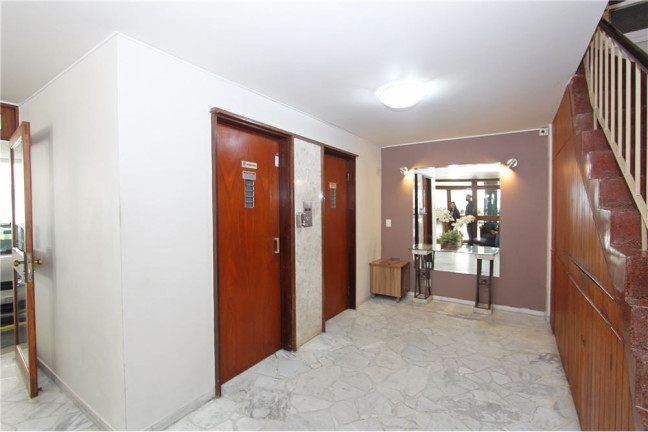 Imagem Imóvel com 3 Quartos à Venda, em Rio Branco - Porto Alegre Imagem Imóvel com 3 Quartos à Venda, em Rio Branco - Porto Alegre