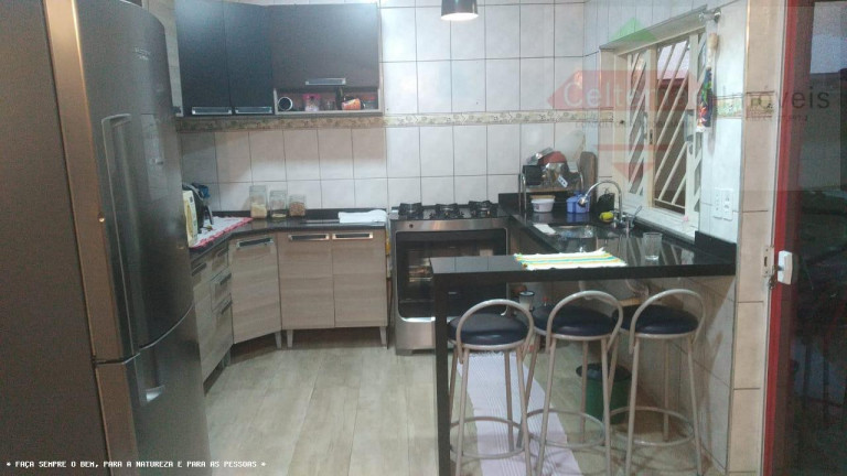 Imagem Casa com 4 Quartos à Venda, 210 m² em Jardim Sonia Maria - Taubaté