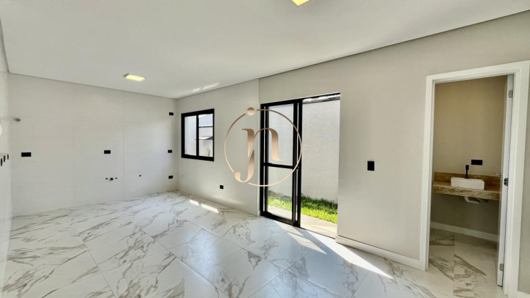 Imagem Sobrado com 3 Quartos à Venda, 130 m²