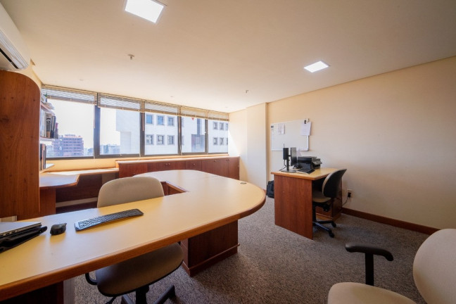 Imagem Sala Comercial à Venda, 37 m² em Três Figueiras - Porto Alegre