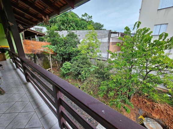 Imagem Casa com 3 Quartos à Venda, 200 m² em Velha - Blumenau Imagem Casa com 3 Quartos à Venda, 200 m² em Velha - Blumenau