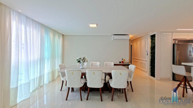 Imagem Apartamento com 4 Quartos à Venda, 129 m² em Centro - Balneário Camboriú Imagem Apartamento com 4 Quartos à Venda, 129 m² em Centro - Balneário Camboriú