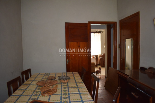 Imagem Casa com 3 Quartos à Venda, 235 m² em Região De Capivari - Campos Do Jordão