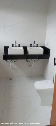 Imagem Casa com 3 Quartos à Venda, 144 m² em Vale Dos Cristais - Taubaté Imagem Casa com 3 Quartos à Venda, 144 m² em Vale Dos Cristais - Taubaté