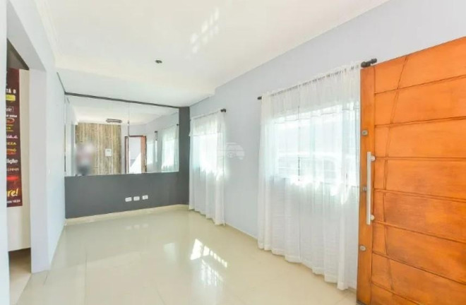 Imagem Casa com 3 Quartos à Venda, 190 m² em Novo Mundo - Curitiba Imagem Casa com 3 Quartos à Venda, 190 m² em Novo Mundo - Curitiba