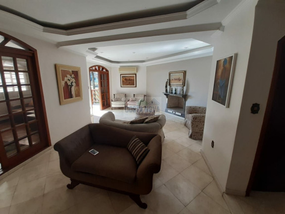 Imagem Casa com 4 Quartos à Venda, 607 m²
