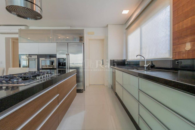 Imagem Apartamento com 3 Quartos à Venda, 151 m² em Centro - Balneário Camboriú Imagem Apartamento com 3 Quartos à Venda, 151 m² em Centro - Balneário Camboriú