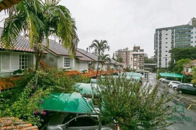 Imagem Casa com 2 Quartos à Venda, 80 m² em Tristeza - Porto Alegre Imagem Casa com 2 Quartos à Venda, 80 m² em Tristeza - Porto Alegre