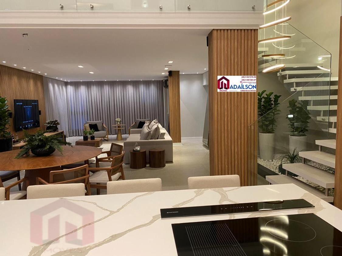Imagem Imóvel com 4 Quartos à Venda, 206 m²
