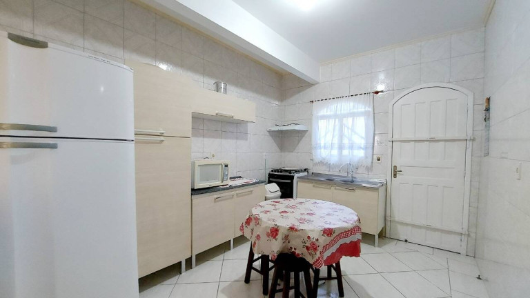Imagem Casa com 4 Quartos para Temporada, 140 m² em Bombas - Bombinhas Imagem Casa com 4 Quartos para Temporada, 140 m² em Bombas - Bombinhas