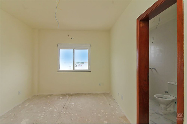 Imagem Casa com 3 Quartos à Venda, em Hípica - Porto Alegre Imagem Casa com 3 Quartos à Venda, em Hípica - Porto Alegre