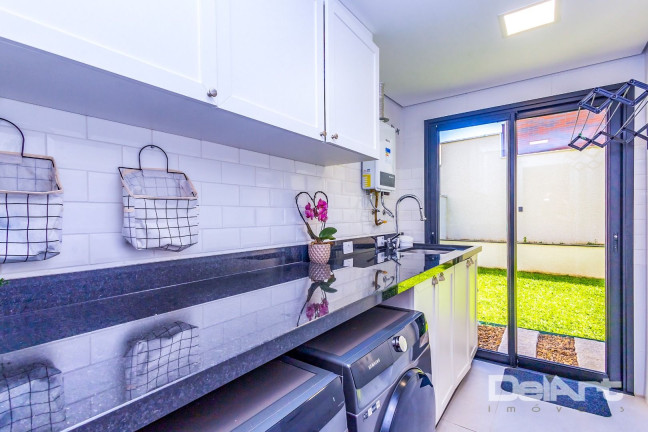 Imagem Casa com 2 Quartos à Venda, 233 m² em Santa Cândida - Curitiba