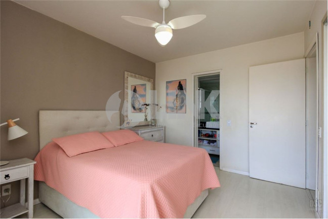Imagem Imóvel com 4 Quartos à Venda, 113 m² em Higienópolis - Porto Alegre Imagem Imóvel com 4 Quartos à Venda, 113 m² em Higienópolis - Porto Alegre