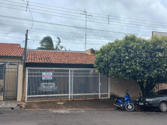 Casa com 4 Quartos à Venda, 210 m² em Parque Alto De Fátima - Lins