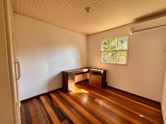 Imagem Casa com 3 Quartos à Venda,  em Campeche - Florianópolis