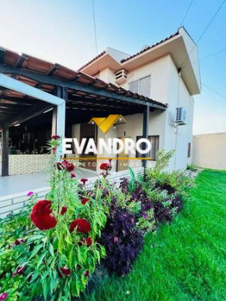 Imagem Casa com 3 Quartos à Venda, 98 m² em Centro-sul - Cuiabá Imagem Casa com 3 Quartos à Venda, 98 m² em Centro-sul - Cuiabá