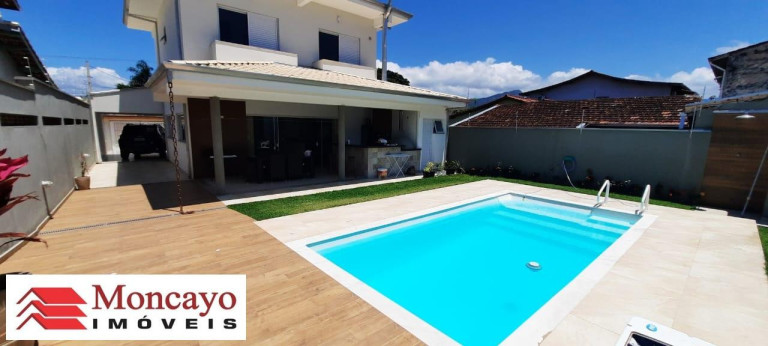 Sobrado com 4 Quartos à Venda, 360 m² em Jardim Britânia - Caraguatatuba