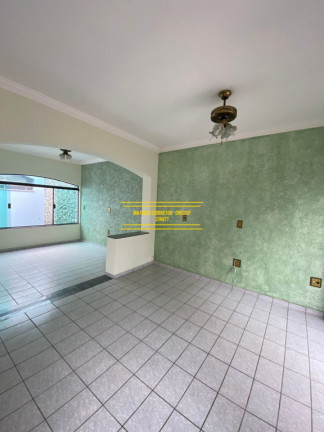 Imagem Casa com 5 Quartos à Venda, 198 m²
