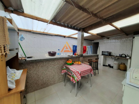 Imagem Casa com 2 Quartos à Venda, 56 m²