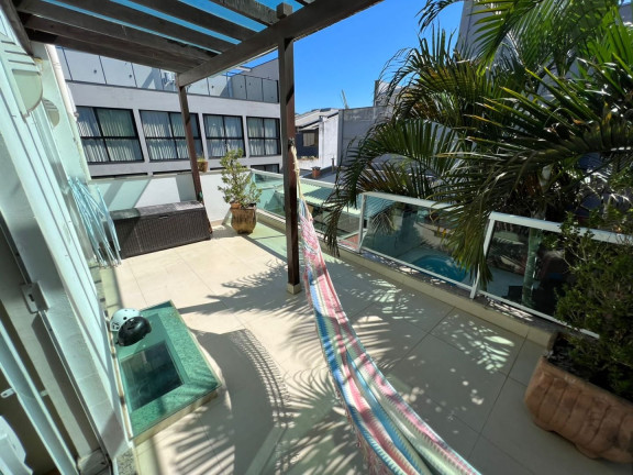 Imagem Sobrado com 3 Quartos à Venda, em Praia Dos Amores - Balneário Camboriú Imagem Sobrado com 3 Quartos à Venda, em Praia Dos Amores - Balneário Camboriú
