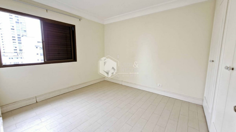 Imagem Imóvel com 3 Quartos à Venda, 585 m² em Campo Belo - São Paulo Imagem Imóvel com 3 Quartos à Venda, 585 m² em Campo Belo - São Paulo