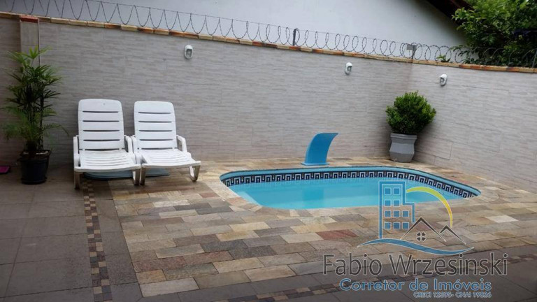 Imagem Sobrado com 3 Quartos à Venda, 240 m² em Santo Antônio - Joinville