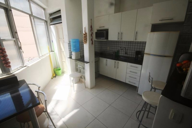 Imagem Apartamento com 2 Quartos para Temporada, 65 m² em Copacabana - Rio De Janeiro