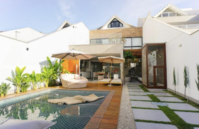 Casa com 5 Quartos à Venda, 314 m² em Rio De Janeiro