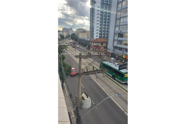 Imagem Imóvel com 1 Quarto à Venda,  em Petrópolis - Porto Alegre