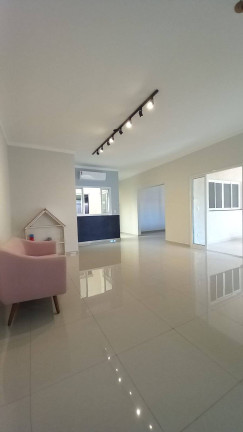 Imagem Casa com 3 Quartos à Venda, 250 m² em Jardim Oasis - Taubaté Imagem Casa com 3 Quartos à Venda, 250 m² em Jardim Oasis - Taubaté