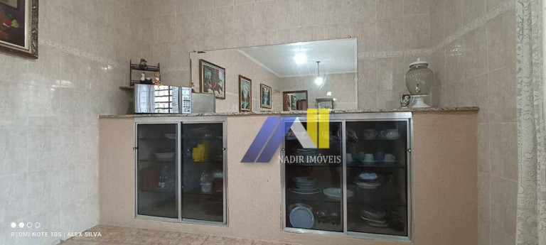 Imagem Casa com 3 Quartos à Venda, 265 m² em Centro - Pouso Alegre Imagem Casa com 3 Quartos à Venda, 265 m² em Centro - Pouso Alegre