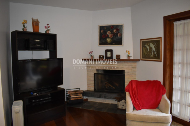 Imagem Imóvel com 3 Quartos à Venda, 104 m² em Região De Capivari - Campos Do Jordão