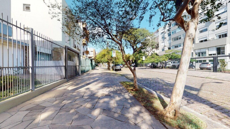 Imagem Imóvel com 2 Quartos à Venda, 70 m² em Menino Deus - Porto Alegre Imagem Imóvel com 2 Quartos à Venda, 70 m² em Menino Deus - Porto Alegre