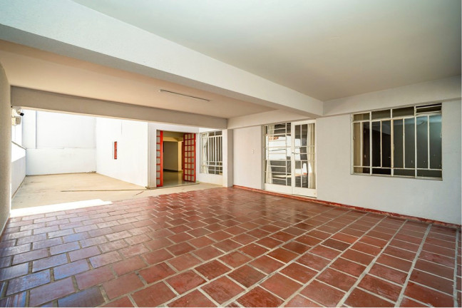 Imagem Casa com 5 Quartos à Venda, 360 m² em Mercês - Curitiba