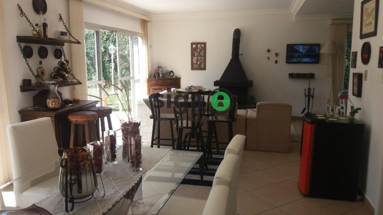 Imagem Casa com 4 Quartos à Venda ou Locação, 258 m² em Interlagos - São Paulo Imagem Casa com 4 Quartos à Venda ou Locação, 258 m² em Interlagos - São Paulo