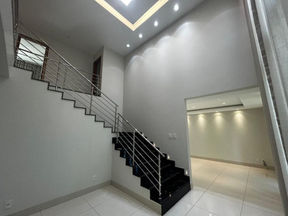 Imagem Sobrado com 3 Quartos para Alugar, 307 m² em Condomínio Do Lago - Goiânia