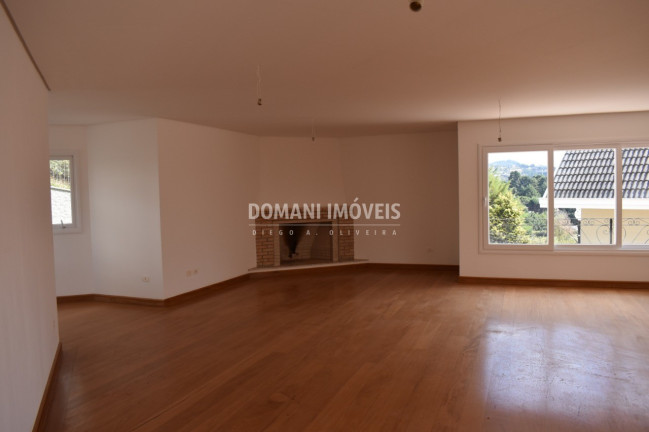 Imagem Casa com 4 Quartos à Venda, 322 m² em Região Do Alto Do Capivari - Campos Do Jordão Imagem Casa com 4 Quartos à Venda, 322 m² em Região Do Alto Do Capivari - Campos Do Jordão