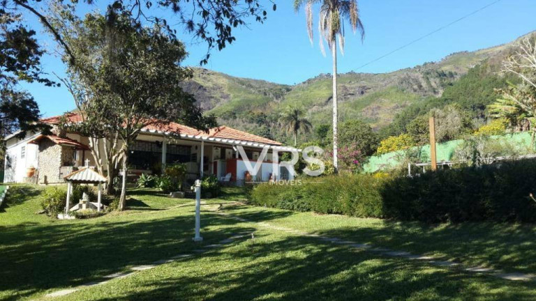 Casa com 16 Quartos à Venda, 1.800 m² em Iucas - Teresópolis