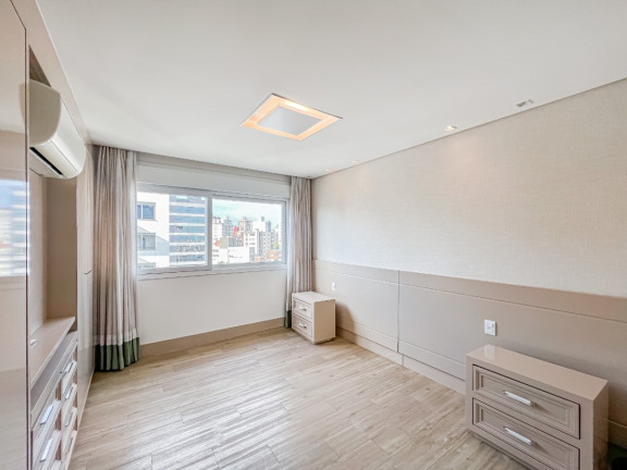 Imagem Apartamento com 3 Quartos à Venda, 120 m² em Petrópolis - Porto Alegre Imagem Apartamento com 3 Quartos à Venda, 120 m² em Petrópolis - Porto Alegre