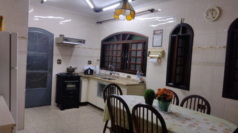 Imagem Sobrado com 4 Quartos à Venda, 280 m² em Jardim Rina - Santo André Imagem Sobrado com 4 Quartos à Venda, 280 m² em Jardim Rina - Santo André