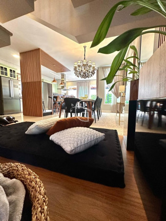 Imagem Casa com 3 Quartos à Venda, em América - Joinville Imagem Casa com 3 Quartos à Venda, em América - Joinville